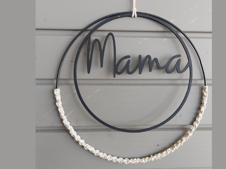 Holzkranz Mama schwarz mit schwarzem Ring Makrame