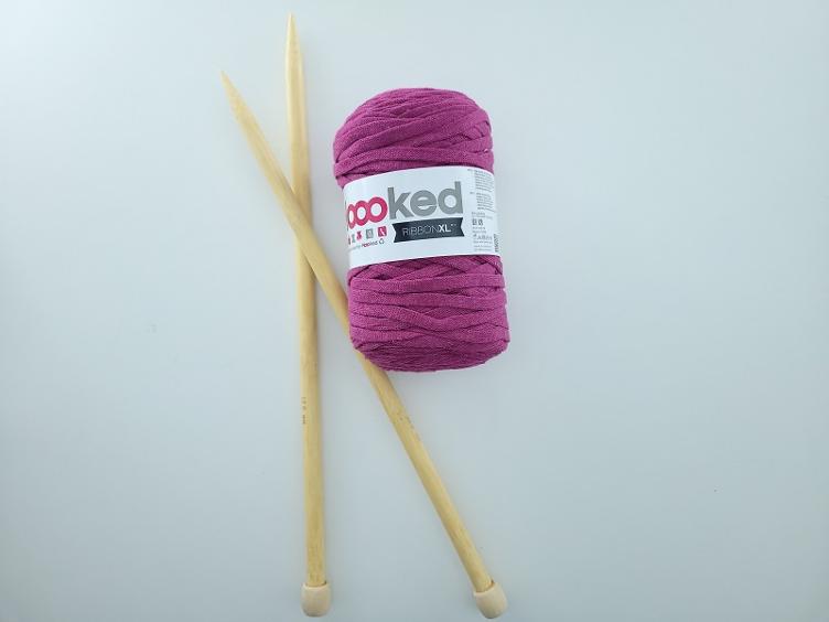 Hooked DIY Strickset Ribbon XL Kissen, Crazy Plum
