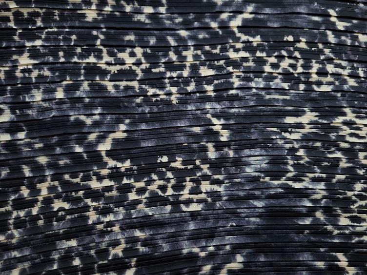 Plisse batik schwarz 90 x 150 cm