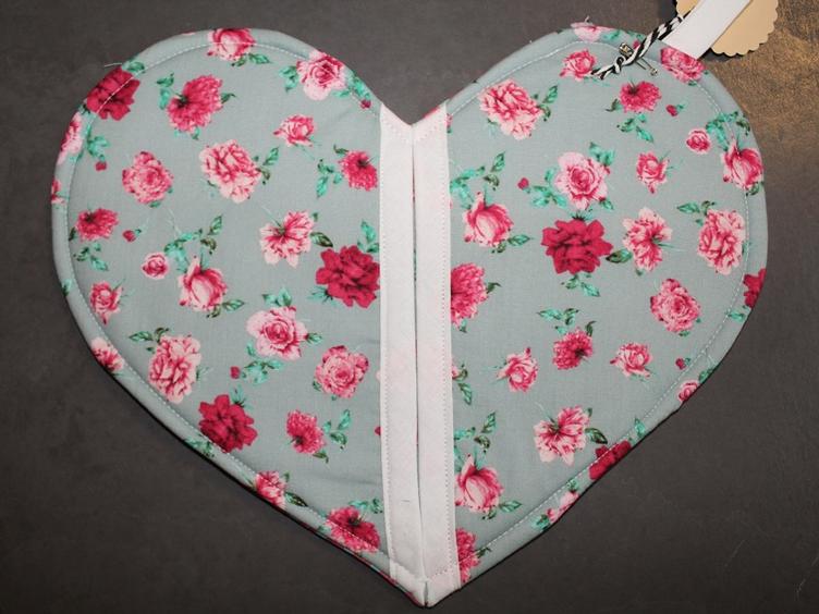 Topflappen Herzform Blumen mint